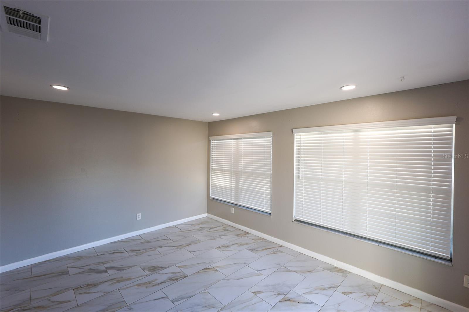 1423 MAPLE ST SW — photo 8