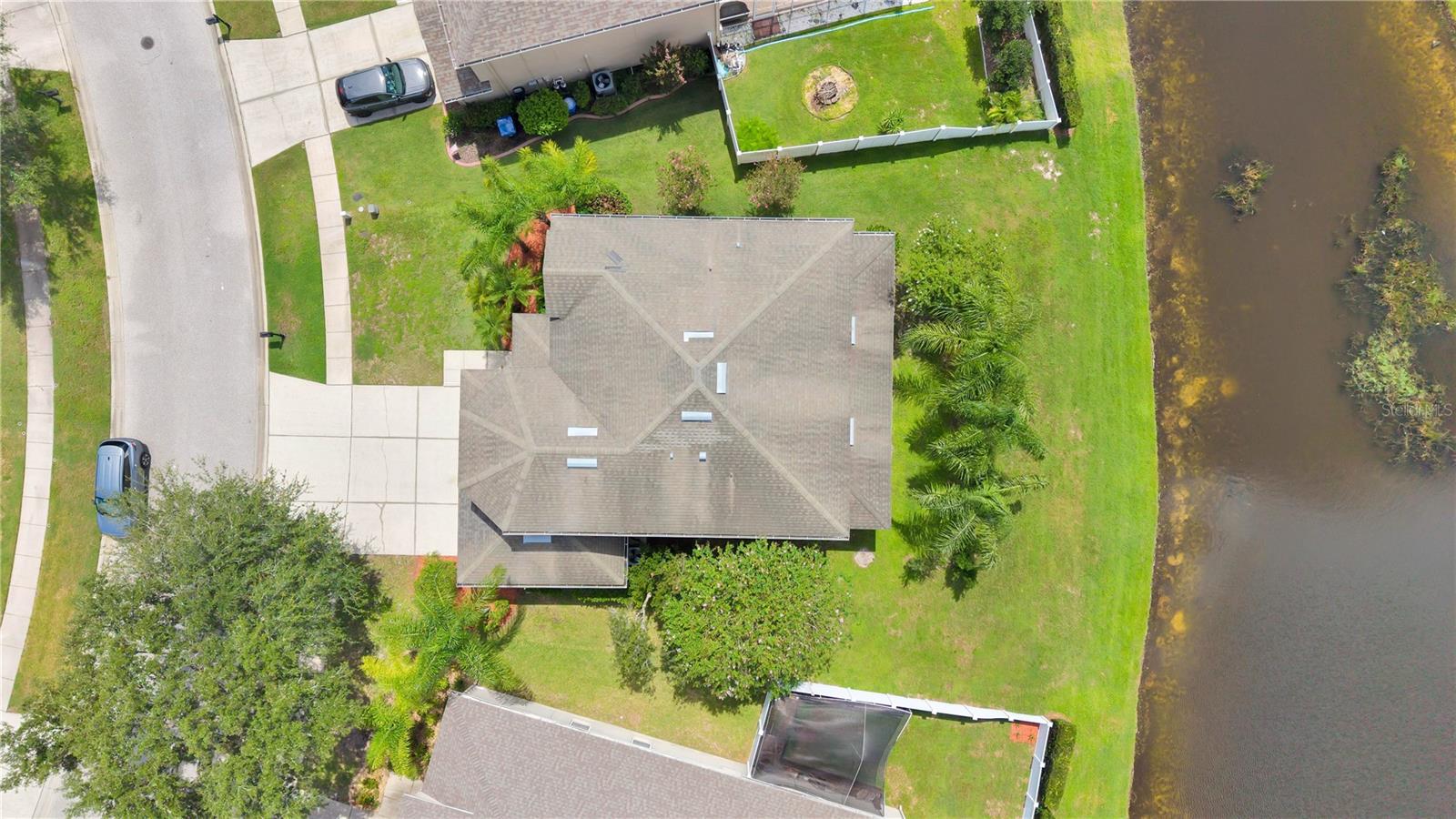 3247 CHESSINGTON DR — photo 43