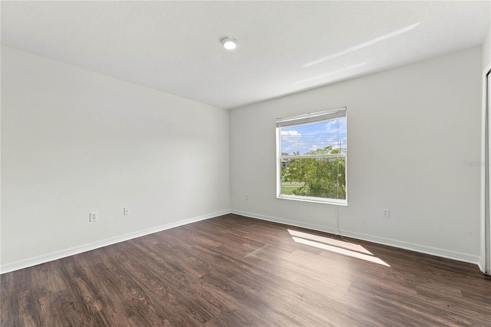 3247 CHESSINGTON DR — photo 22