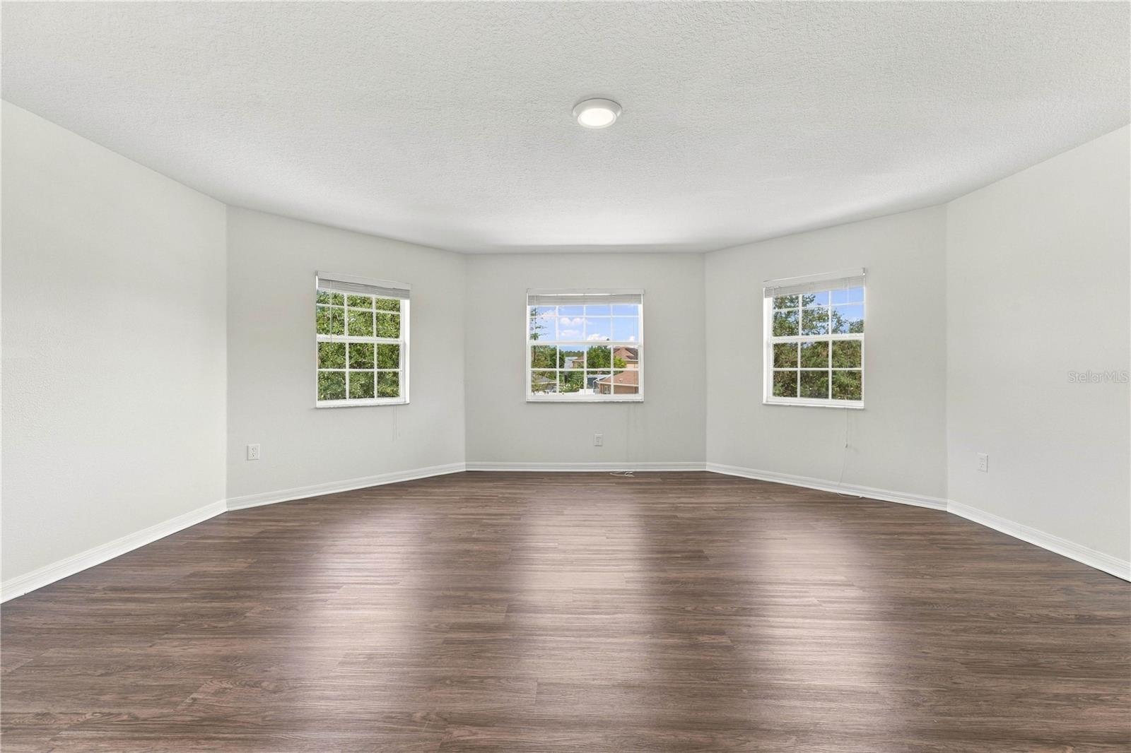 3247 CHESSINGTON DR — photo 17