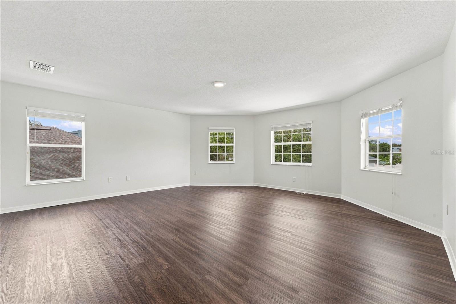 3247 CHESSINGTON DR — photo 18