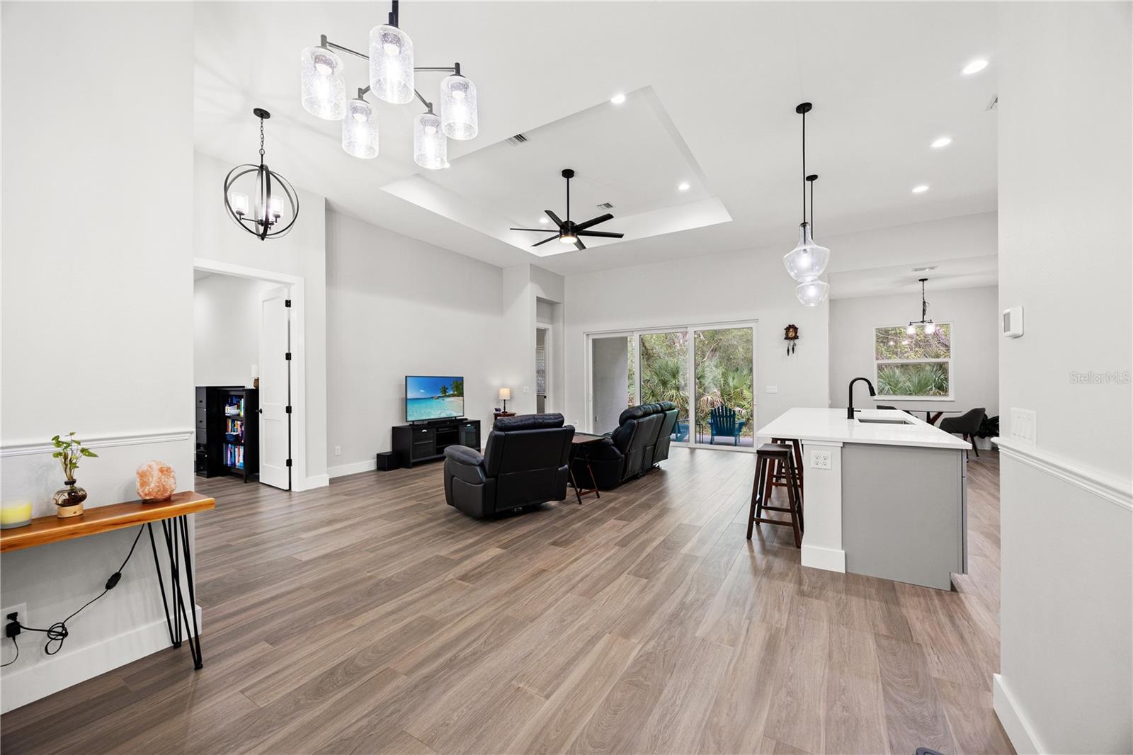 400 S MOON DR — photo 9
