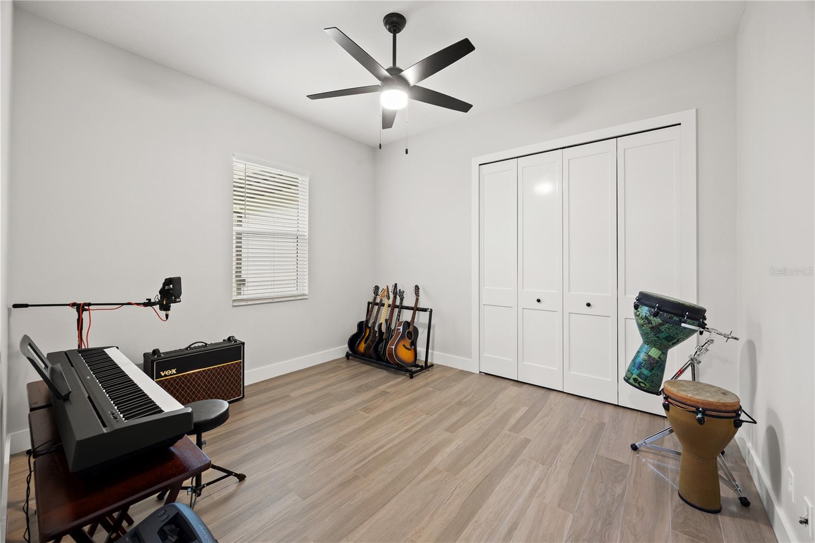 400 S MOON DR — photo 17