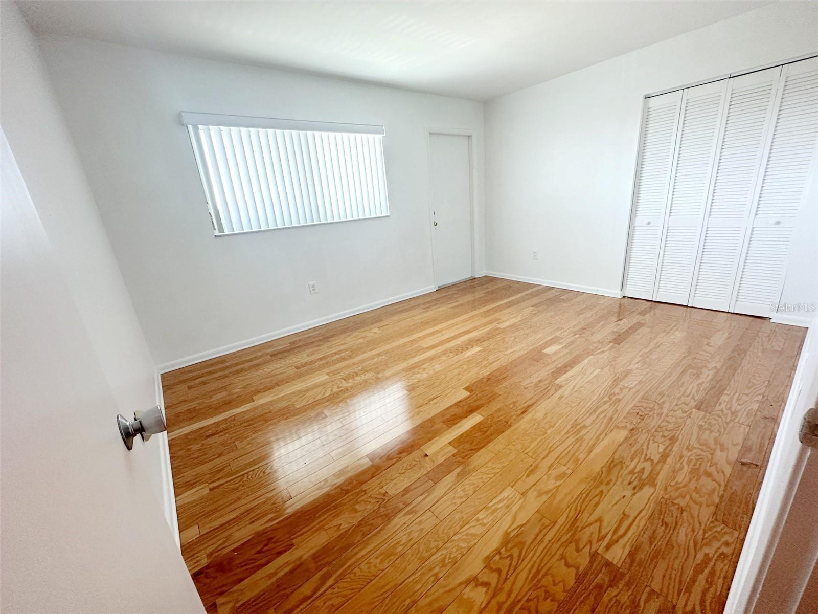 1819 SHORE DR S #307 — photo 11