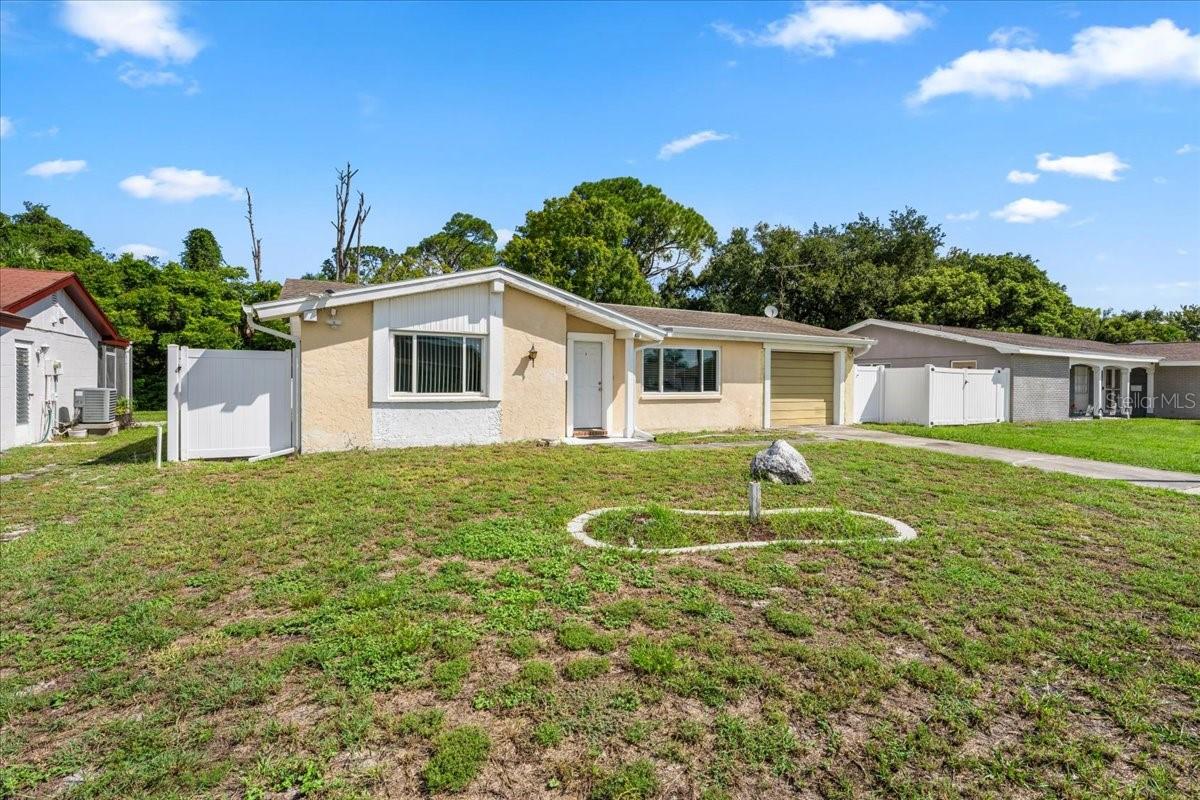 4041 WOODSVILLE DR — photo 33