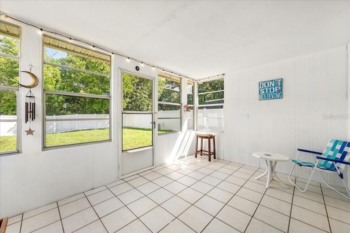 4041 WOODSVILLE DR — photo 22