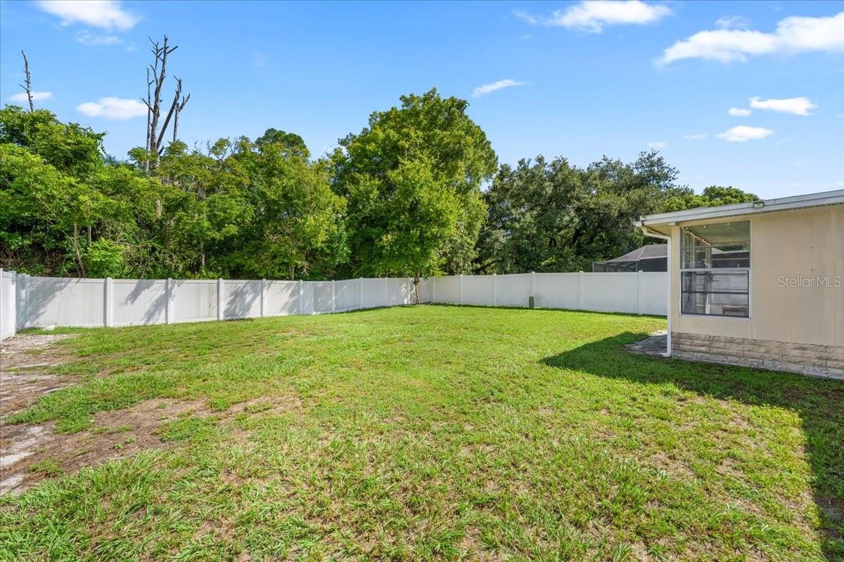 4041 WOODSVILLE DR — photo 27