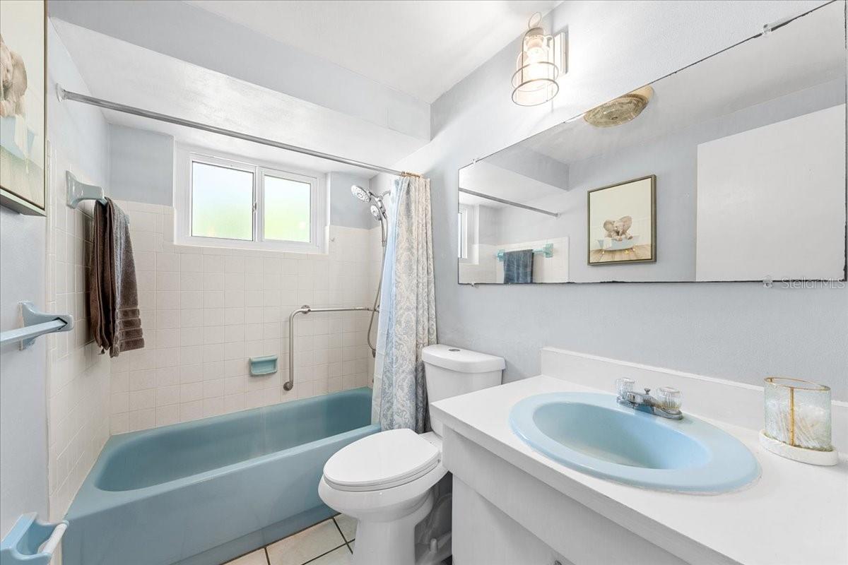 4041 WOODSVILLE DR — photo 19