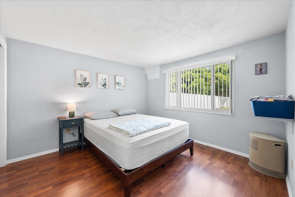 4041 WOODSVILLE DR — photo 17