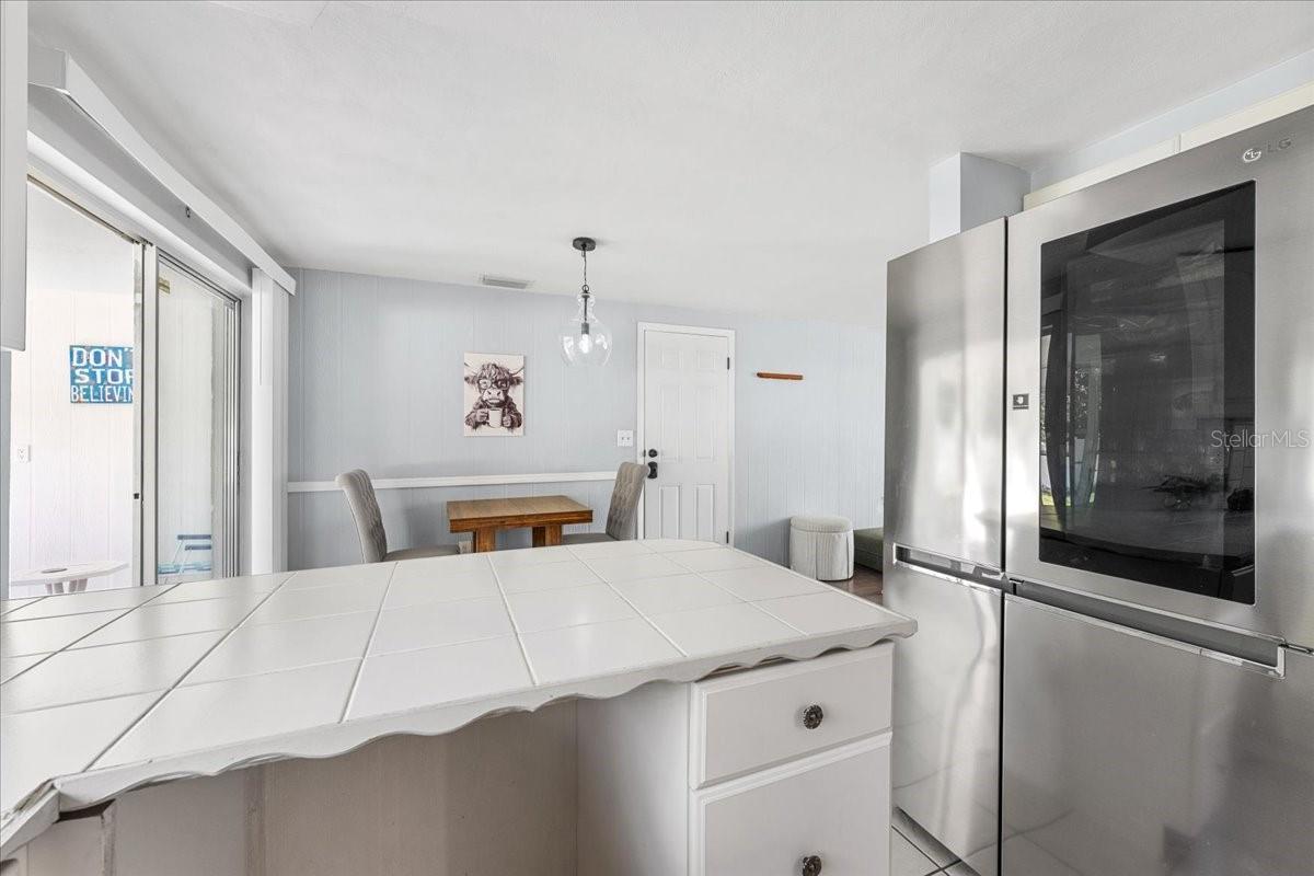 4041 WOODSVILLE DR — photo 15