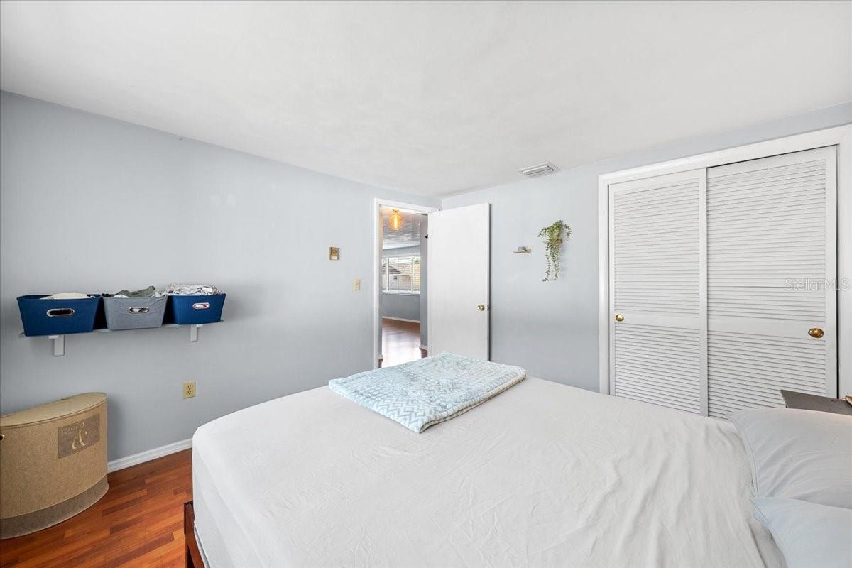 4041 WOODSVILLE DR — photo 18