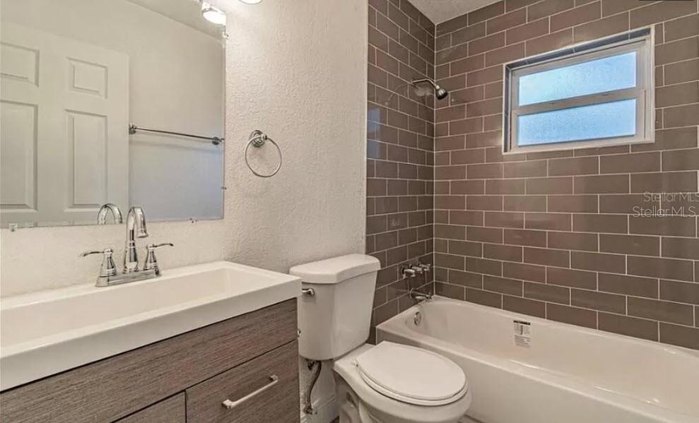 1510 E WATERS AVE — photo 8