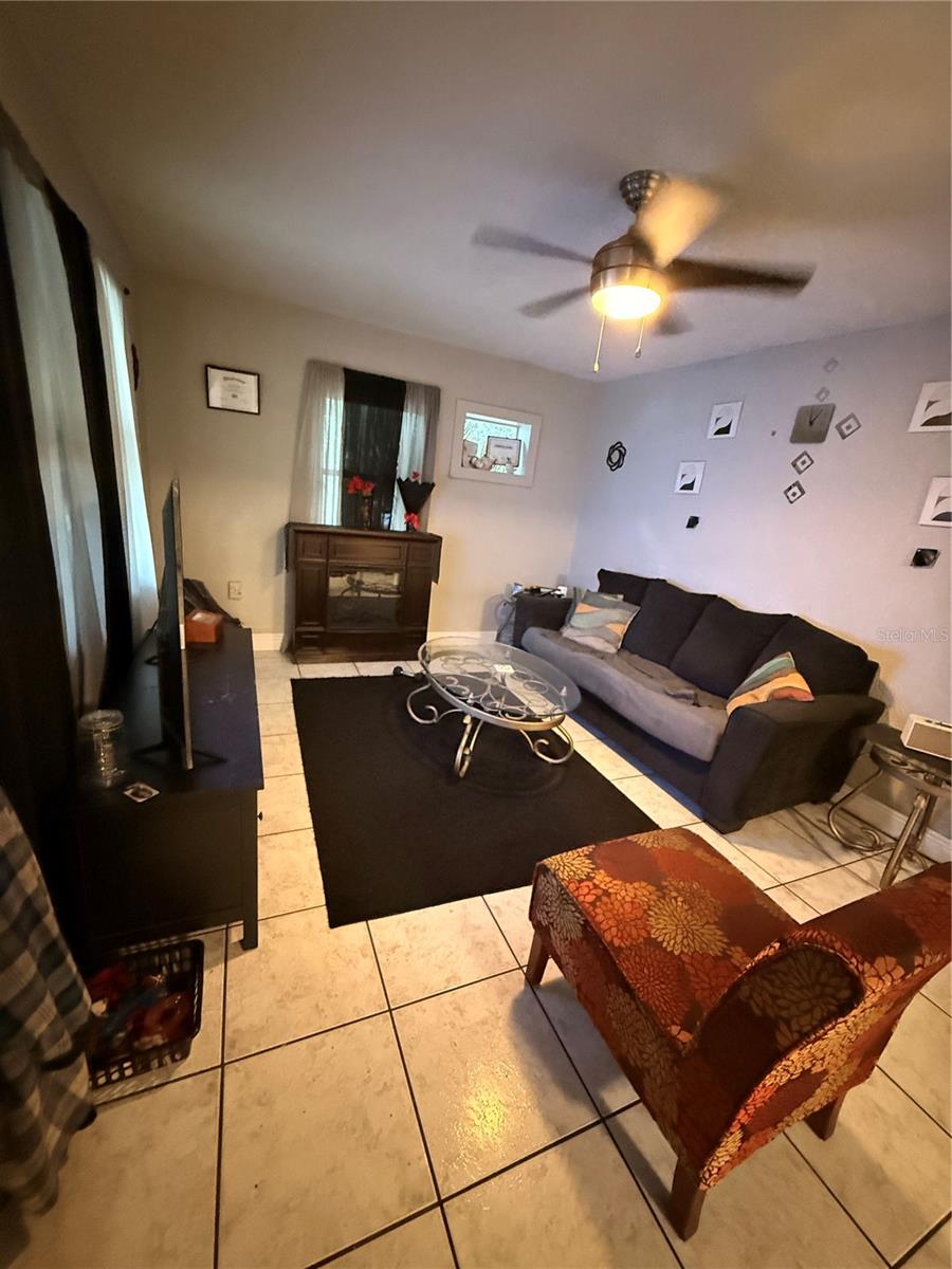 1510 E WATERS AVE — photo 5