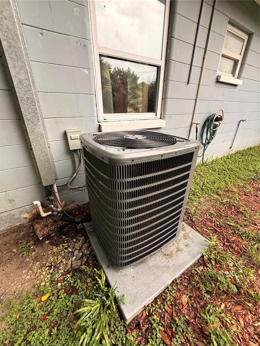 1510 E WATERS AVE — photo 16