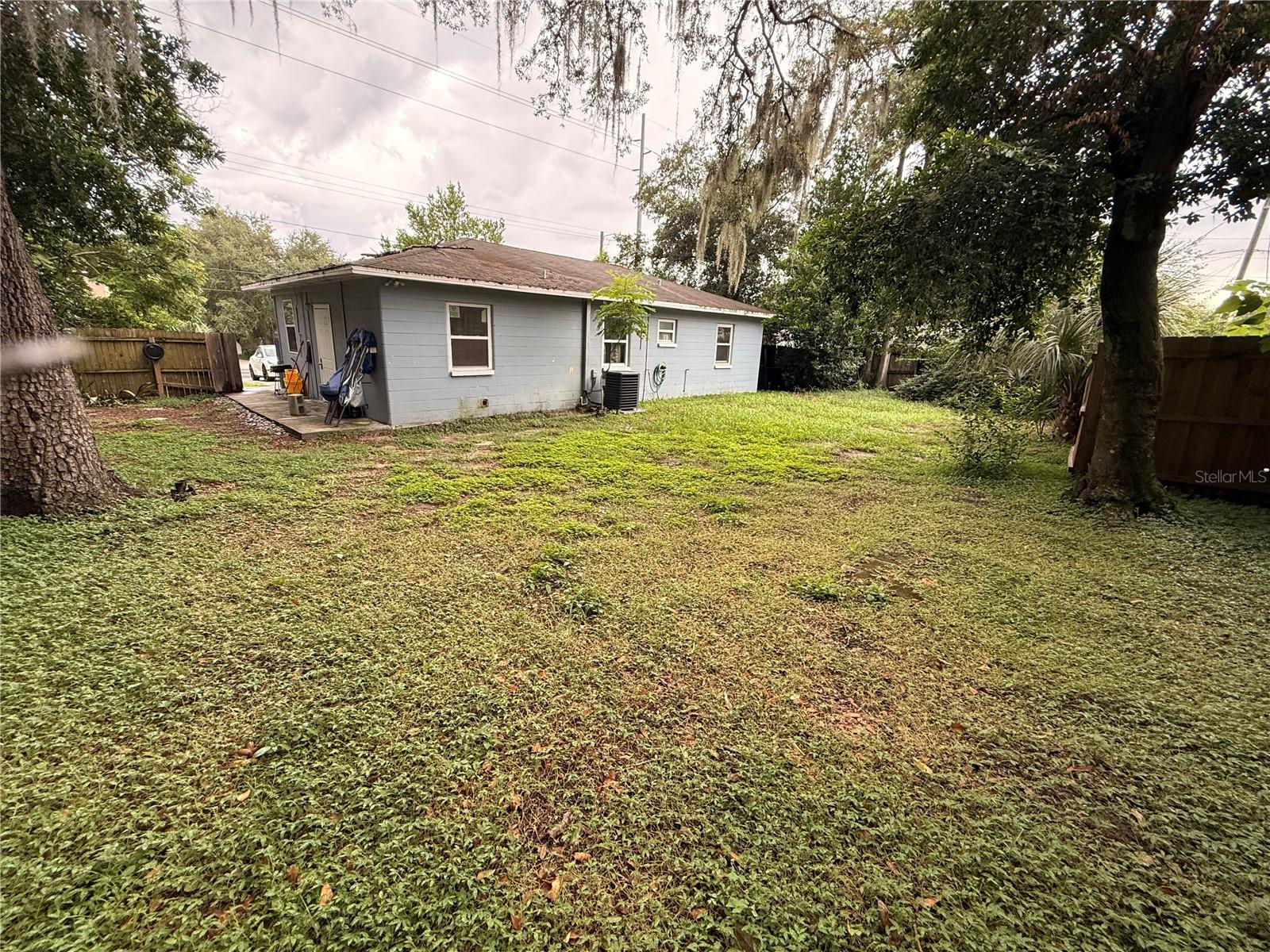 1510 E WATERS AVE — photo 14