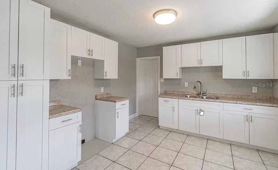 1510 E WATERS AVE — photo 6