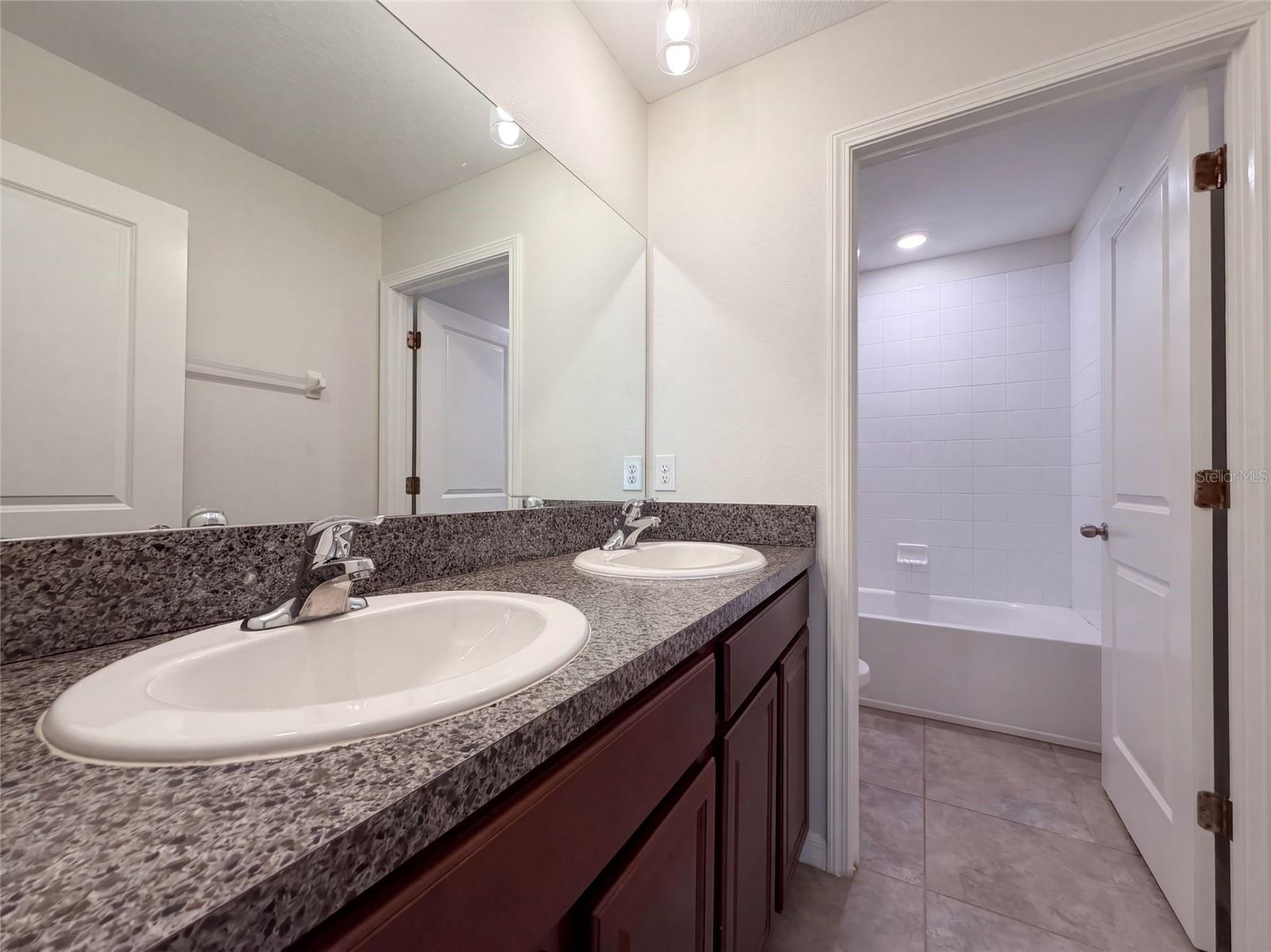 10448 CARLOWAY HILLS DR — photo 32