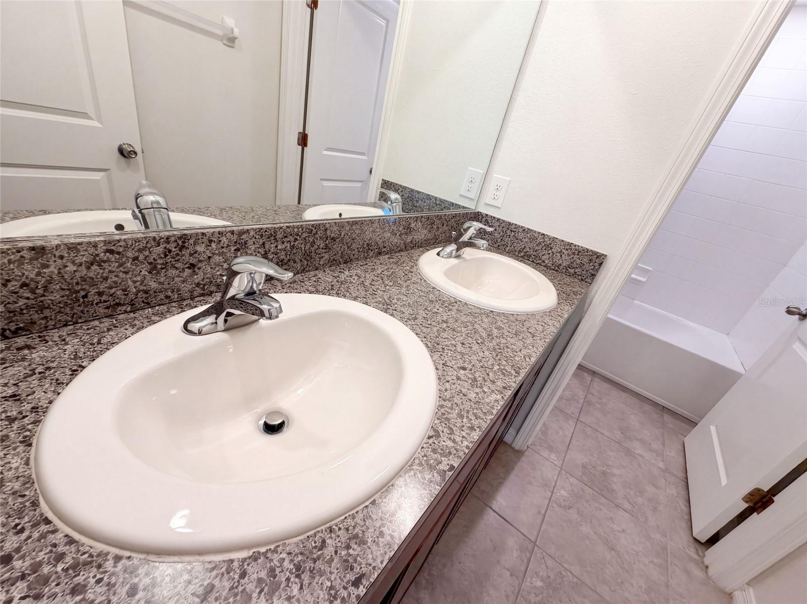 10448 CARLOWAY HILLS DR — photo 31