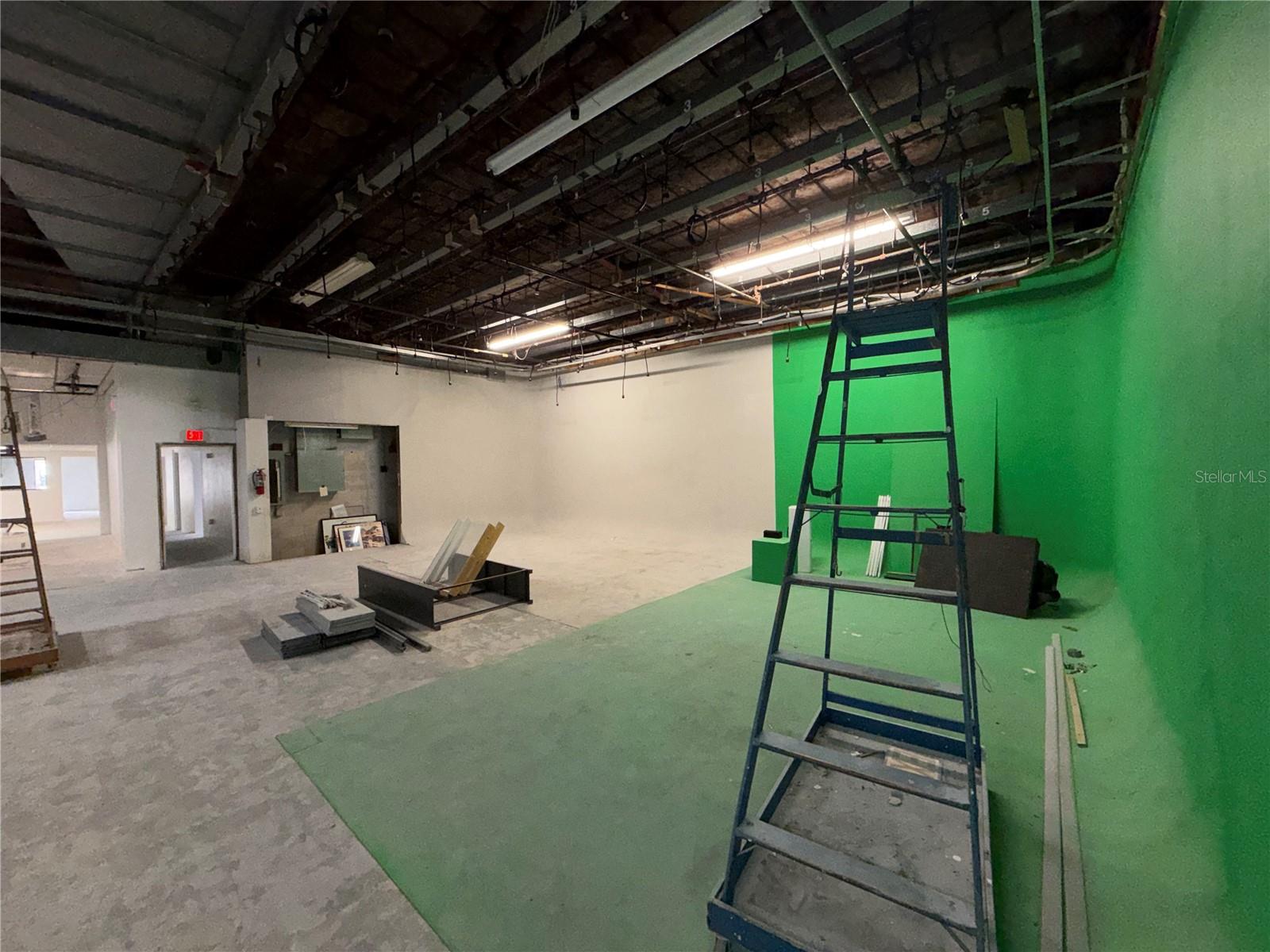 365 105TH TER NE — photo 24
