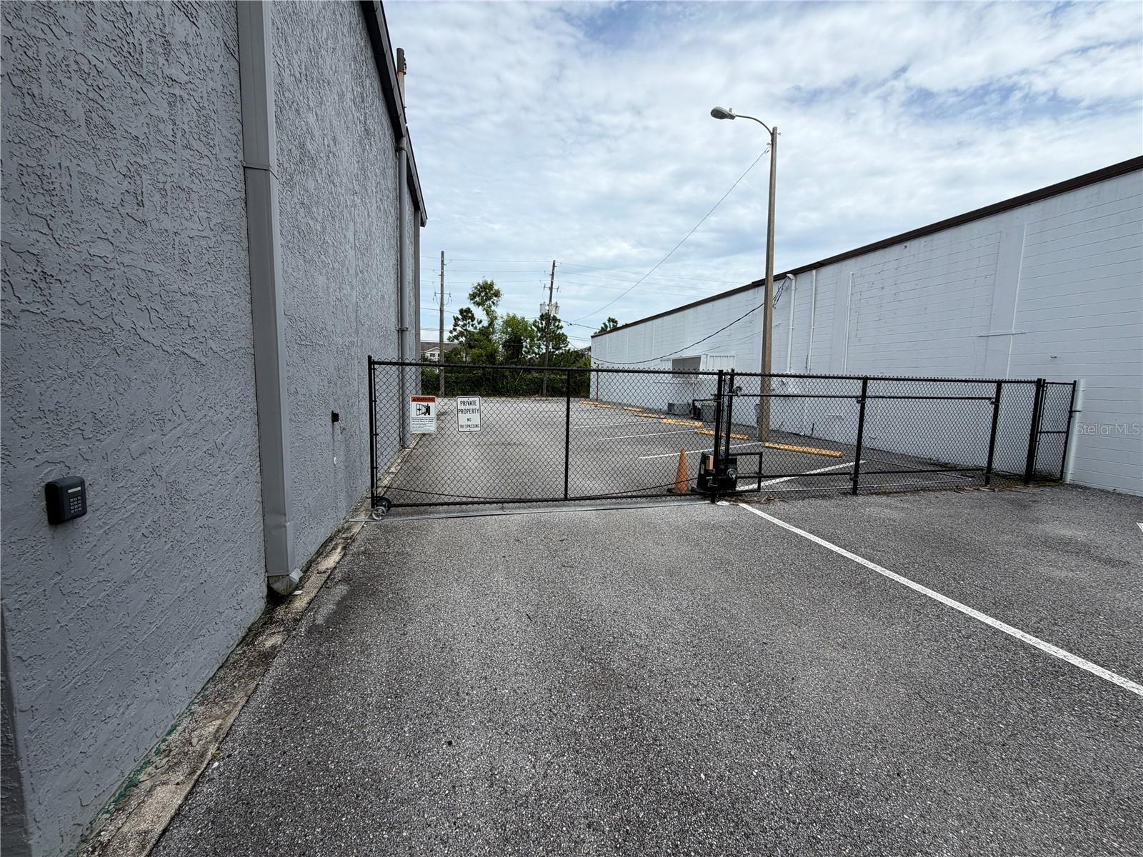 365 105TH TER NE — photo 8