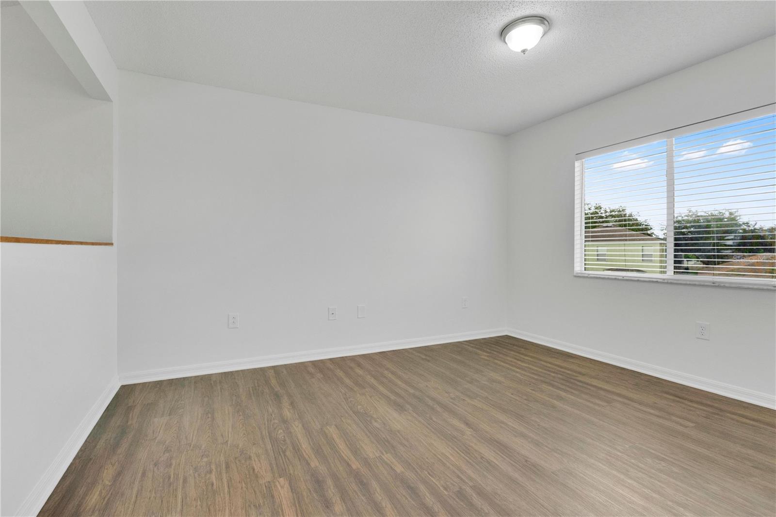 12613 LONGCREST DR — photo 12