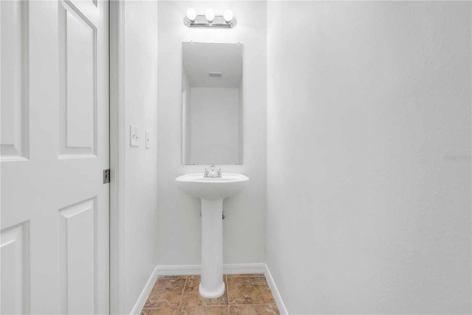 12613 LONGCREST DR — photo 26