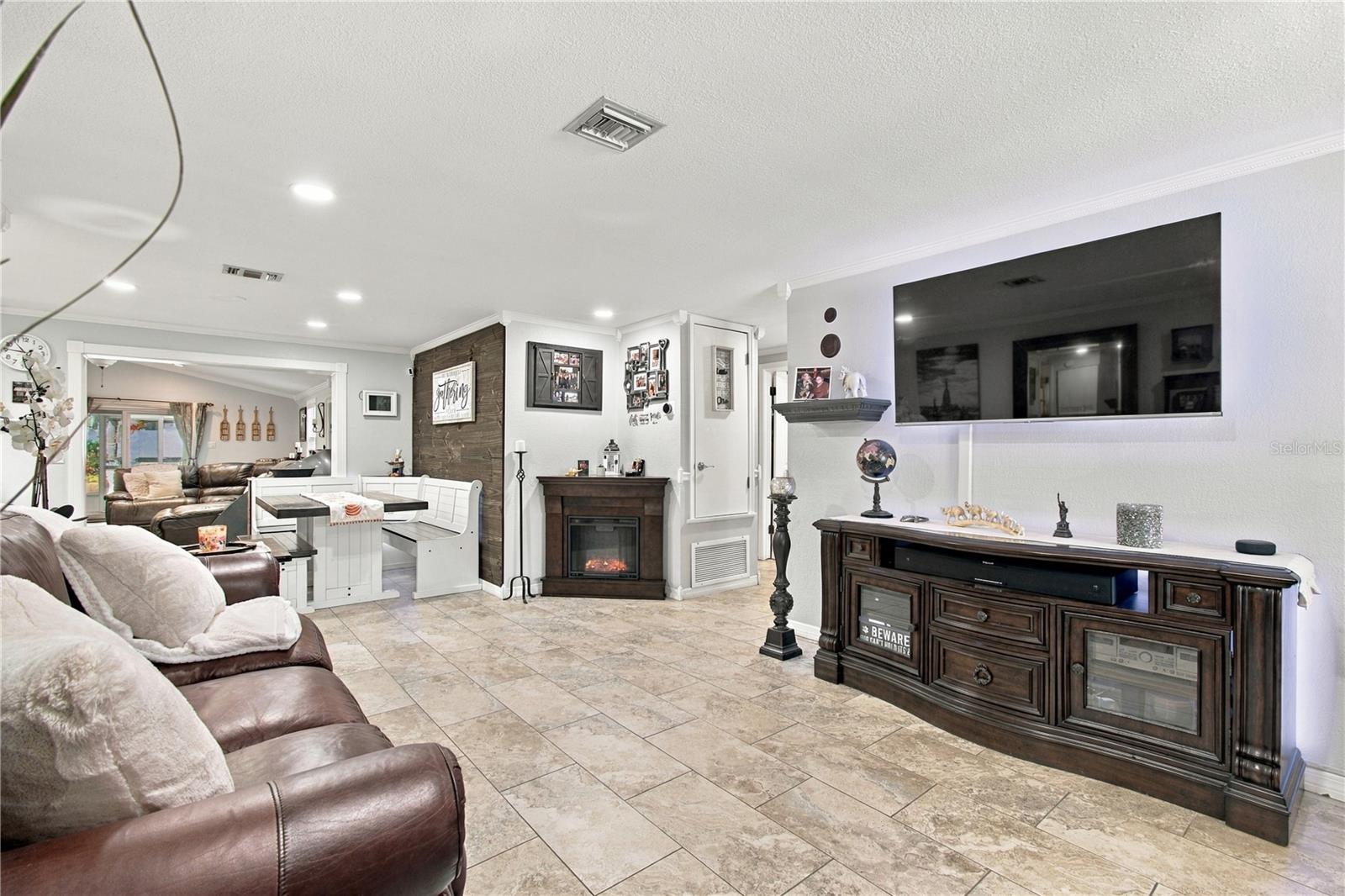 16012 SADDLESTRING DR — photo 12