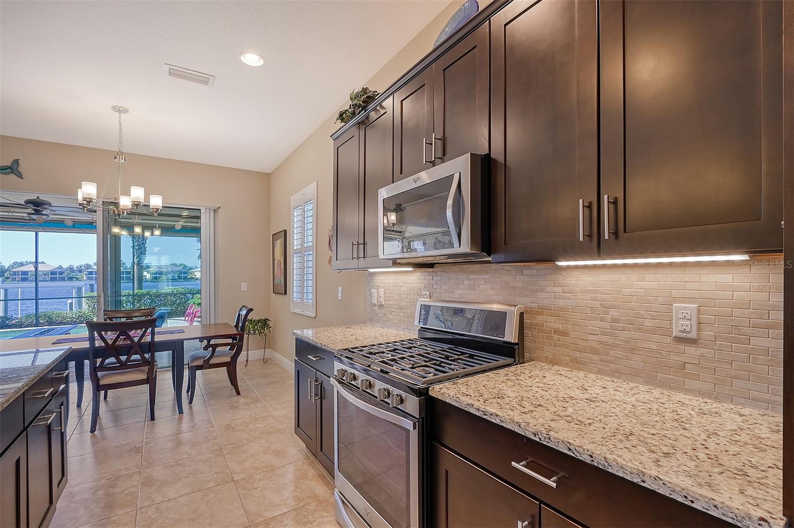 1014 OVERLOOK CT — photo 7