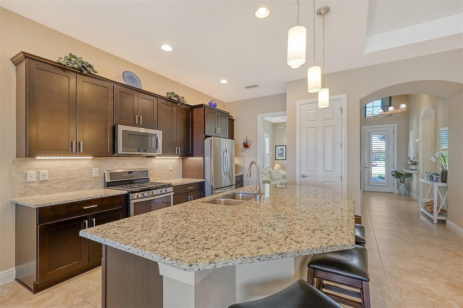 1014 OVERLOOK CT — photo 16