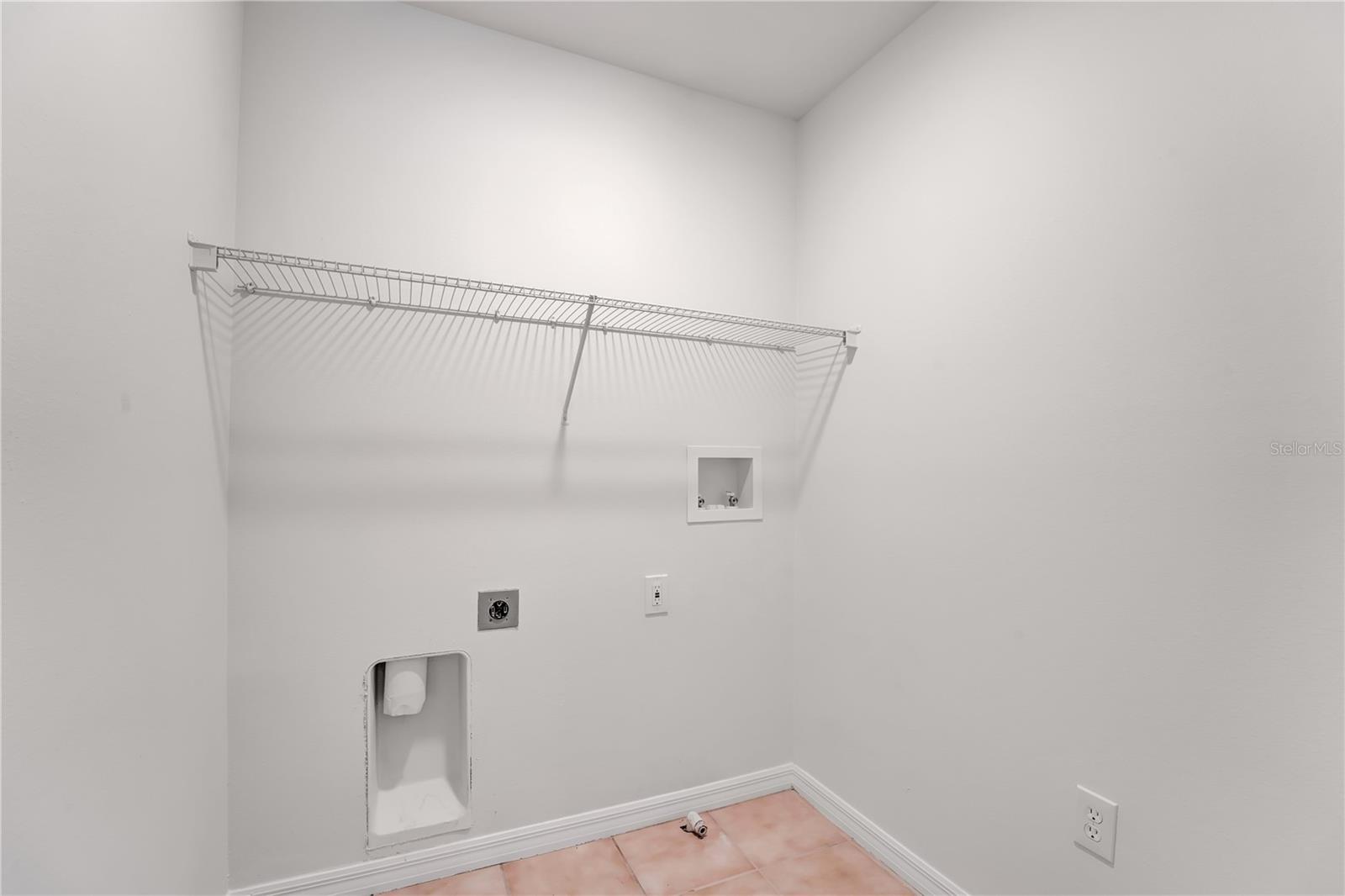 8218 CANARY CANYON WAY — photo 24