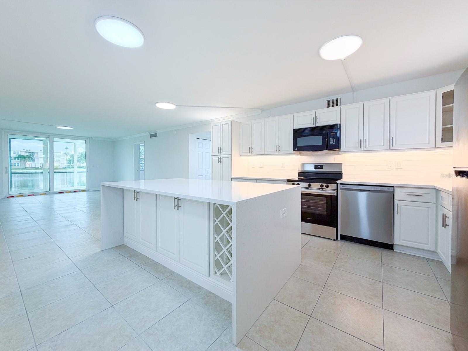 7625 SUN ISLAND DR S #101 — photo 6