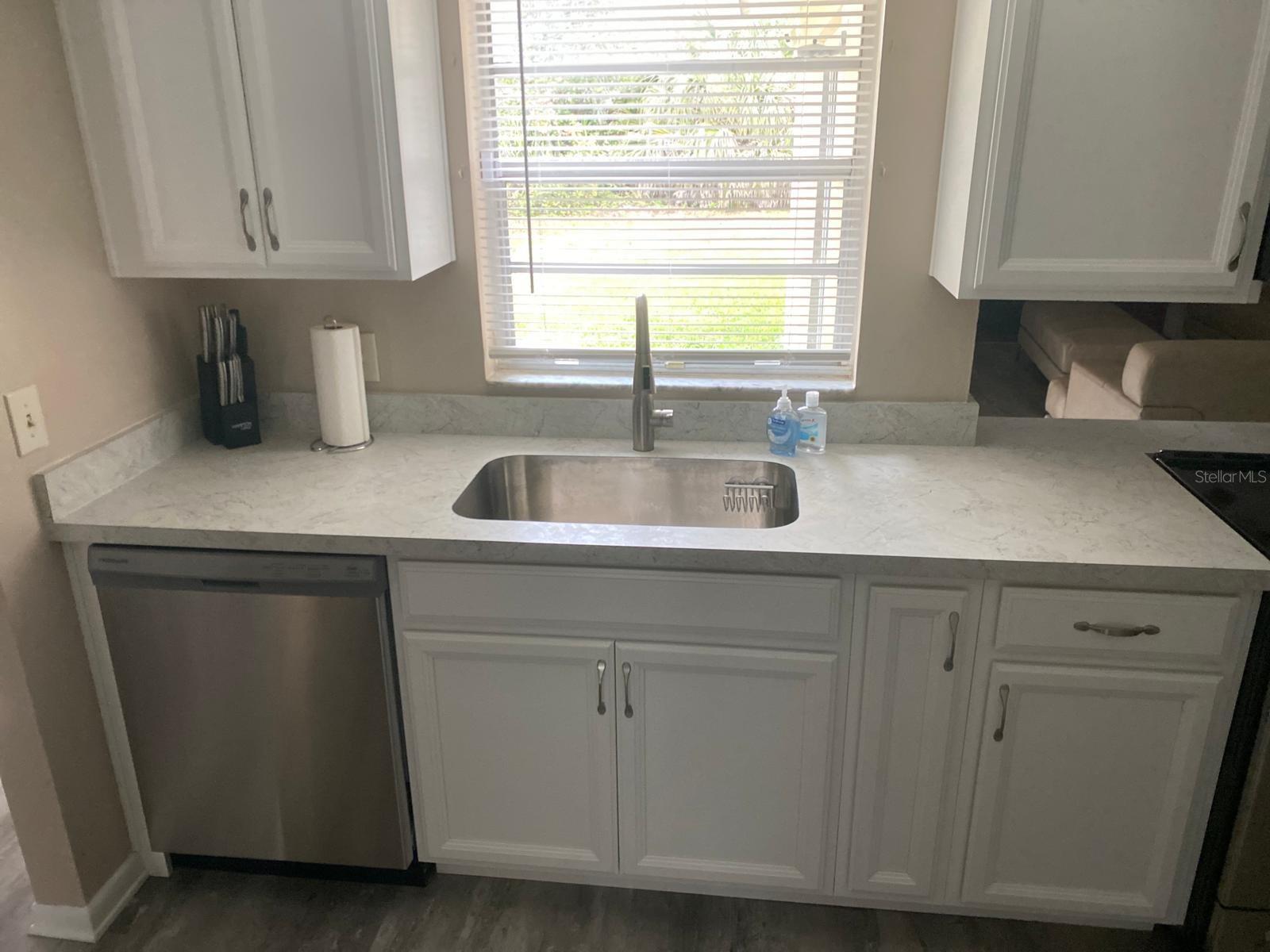3914 KING DR — photo 3