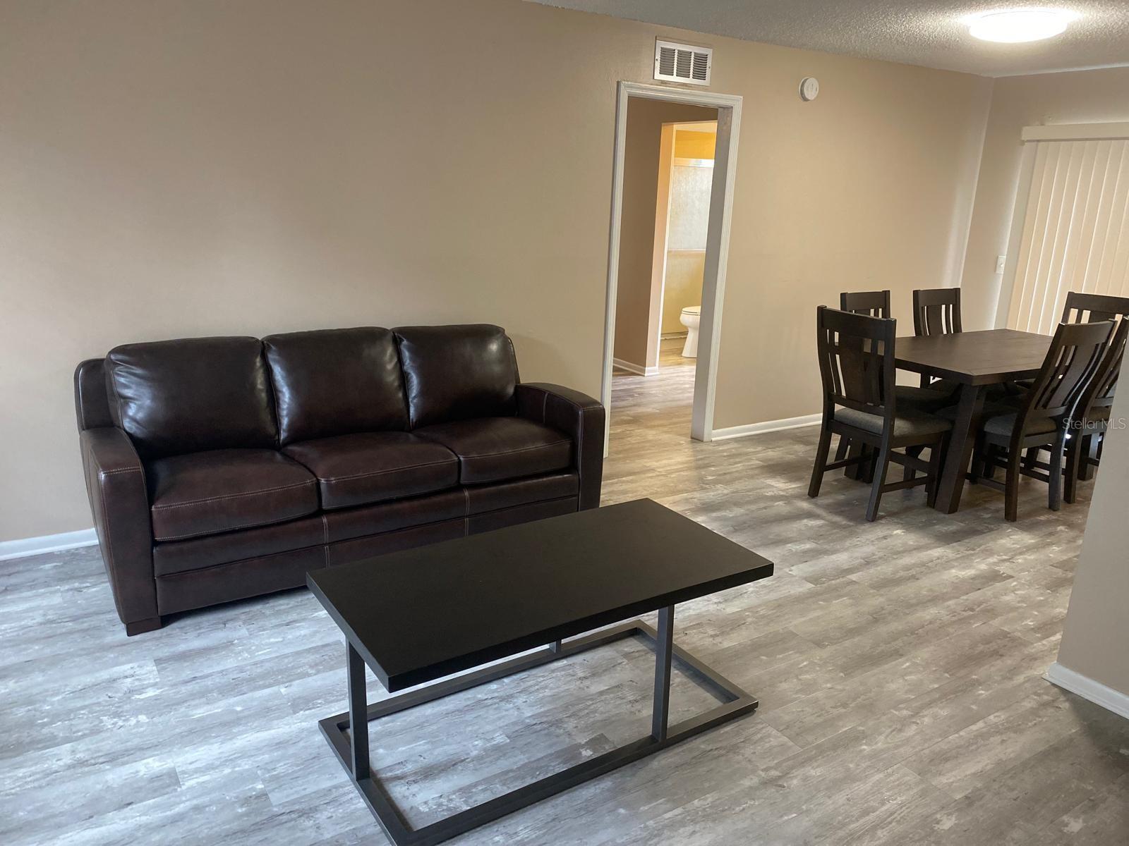3914 KING DR — photo 2