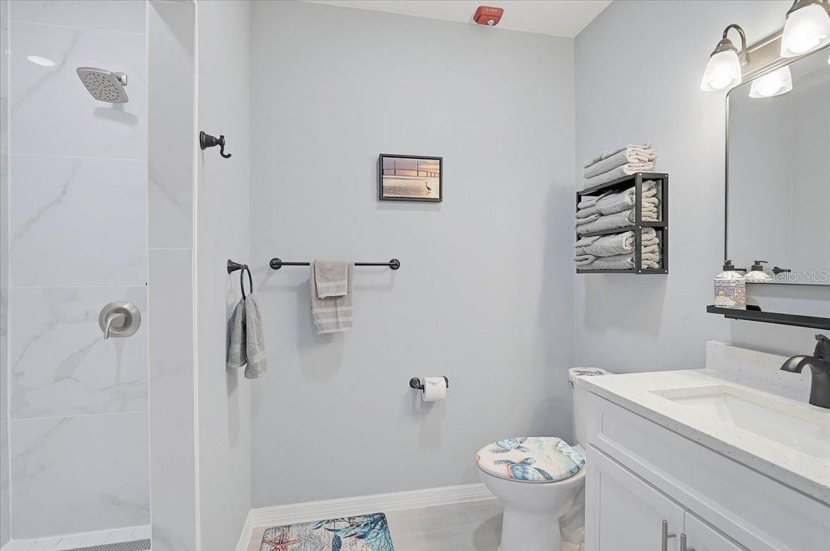 2160 GULF GATE DR — photo 47