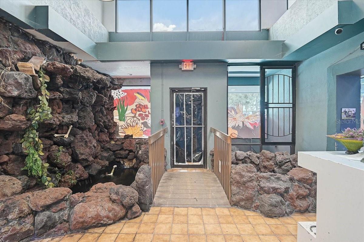 2160 GULF GATE DR — photo 8