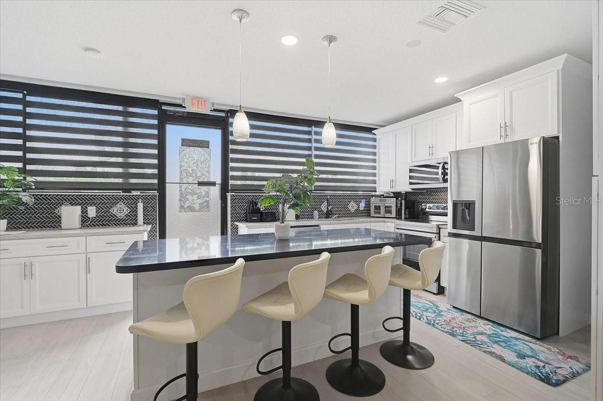 2160 GULF GATE DR — photo 37