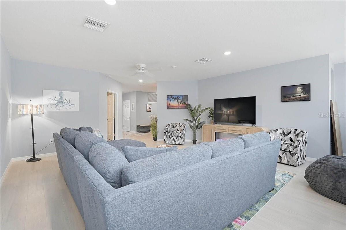 2160 GULF GATE DR — photo 32