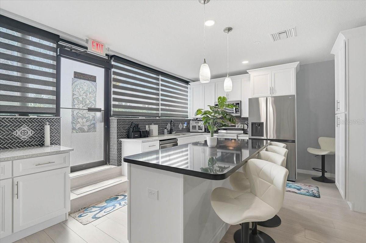 2160 GULF GATE DR — photo 38