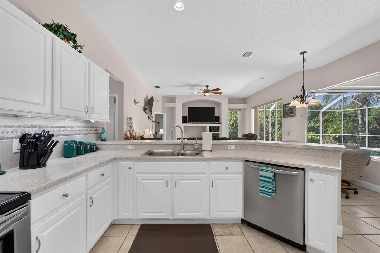 534 PLANTERS MANOR WAY — photo 35