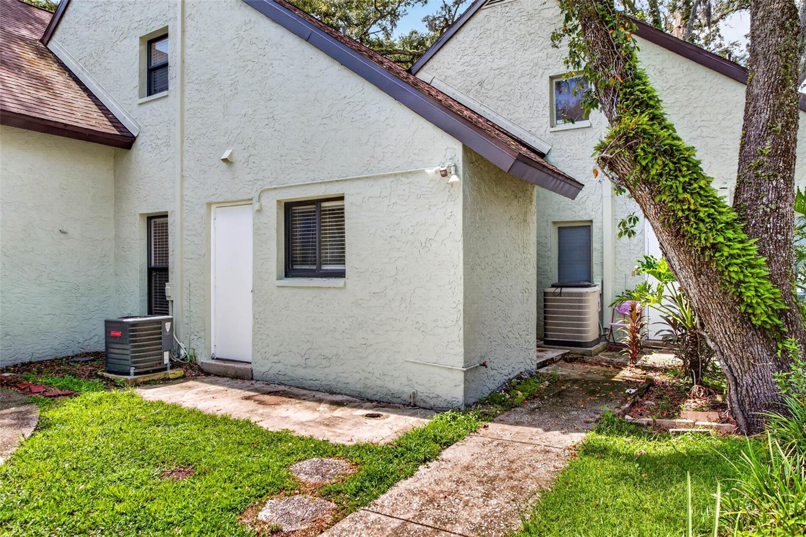 5627 ASHLEY OAKS DR #2 — photo 3
