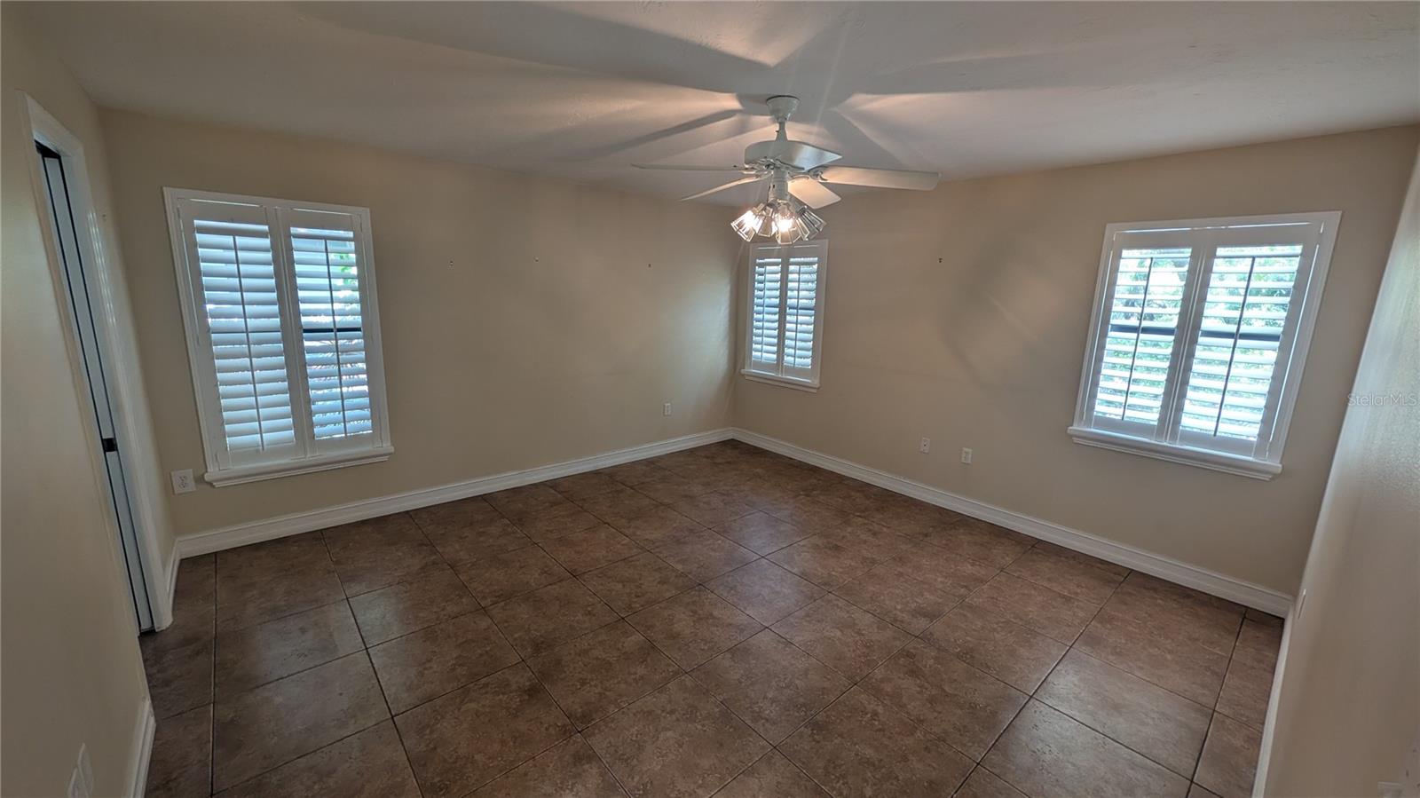 4615 OAK FOREST DR E #22 — photo 15