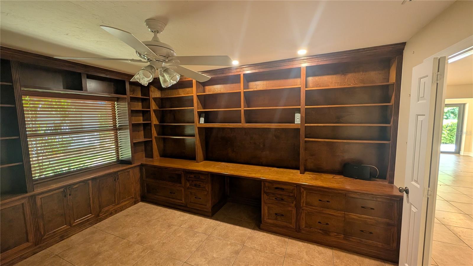 4615 OAK FOREST DR E #22 — photo 12