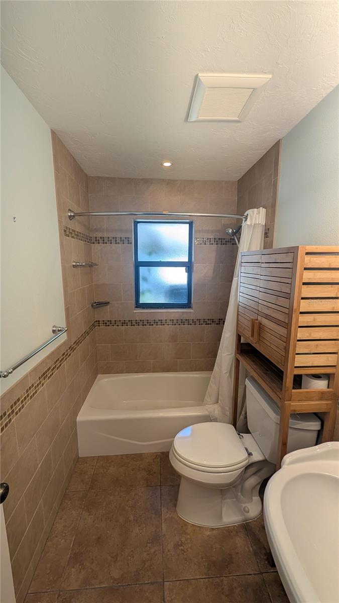 4615 OAK FOREST DR E #22 — photo 24