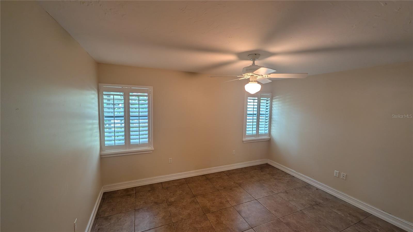 4615 OAK FOREST DR E #22 — photo 21