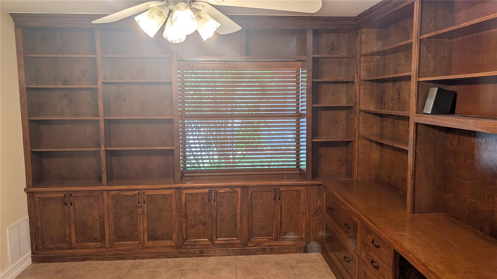 4615 OAK FOREST DR E #22 — photo 14