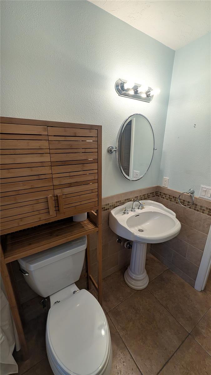 4615 OAK FOREST DR E #22 — photo 25