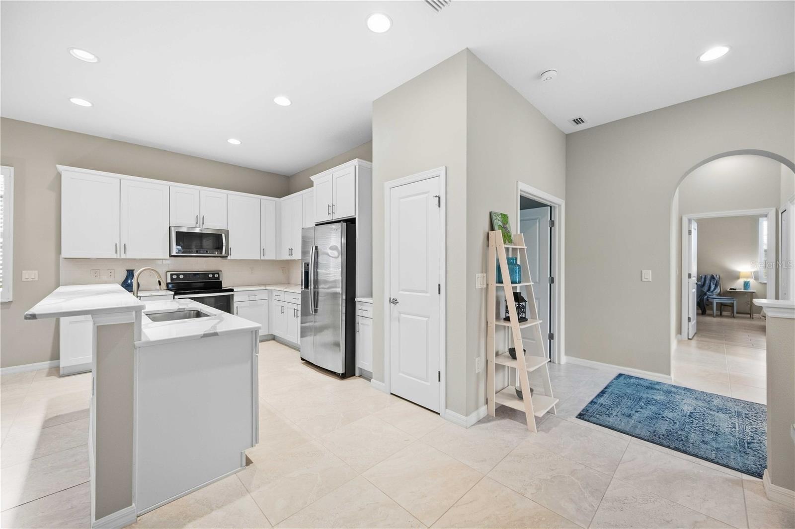 10393 CROOKED CREEK DR — photo 17