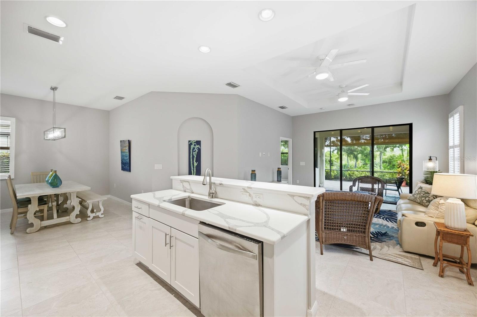 10393 CROOKED CREEK DR — photo 18