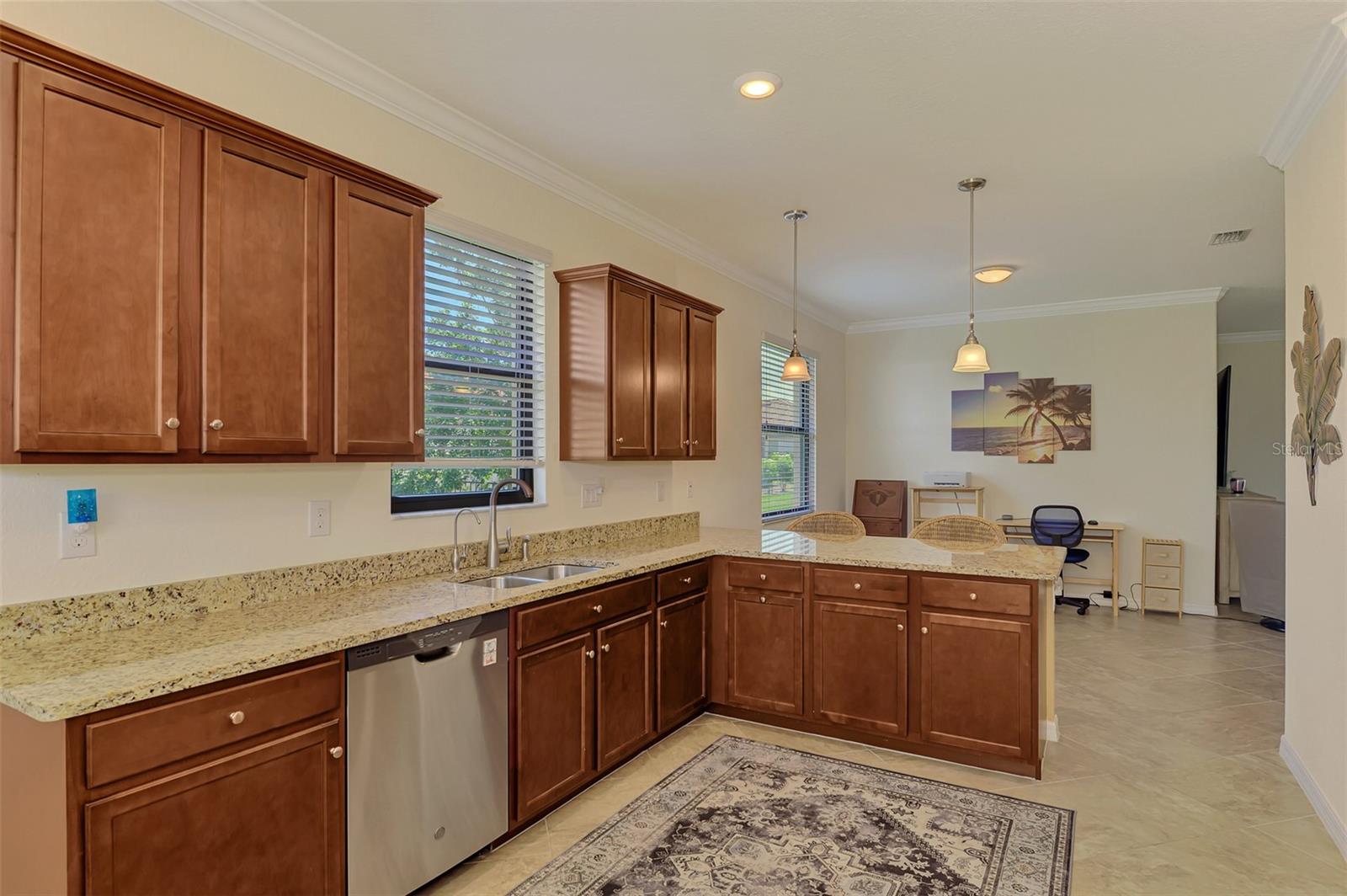 9845 HILLTOP DR — photo 32