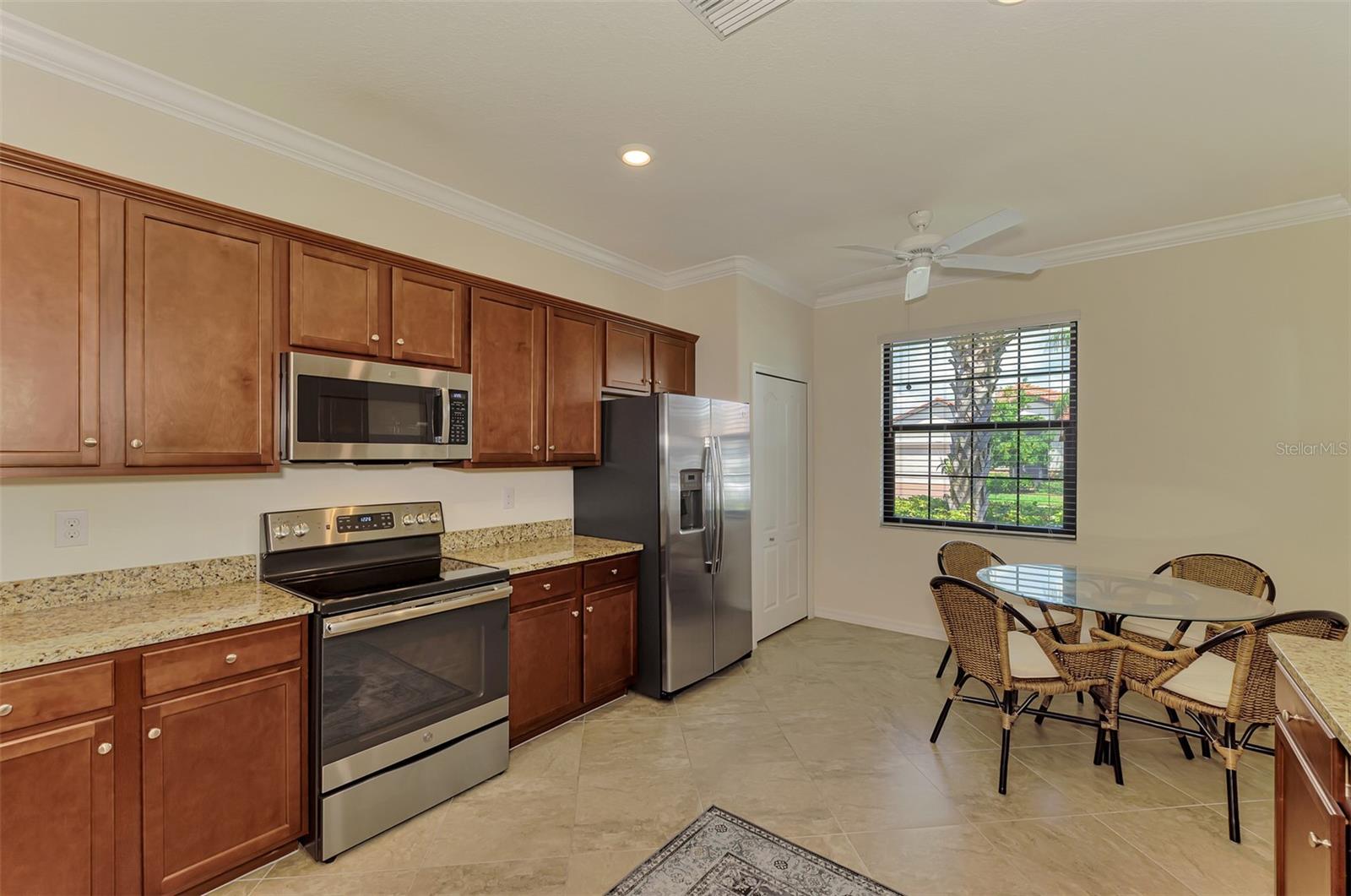 9845 HILLTOP DR — photo 29